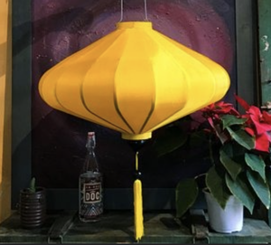 Exquisita linterna de bambú de tela de seda hecha a mano de Vietnam, perfecta para celebraciones, festivales y decoración de interiores - Product Image 1