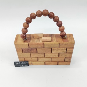 Pochette en bois de créateur pour boutiques haut de gamme faites à la main par Tradebyd - Product Image 2