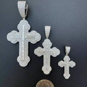 Colgante Unisex Personalizado de Cruz Gótica con Moissanita Baguette, Chapado en Oro y Rodio, Joyería de Moda Hip Hop DIY - Product Image 1