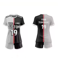 Derniers modèles de vêtements de sport pour femmes Chemise et short pour femmes Maillot de football Football Ladies Half Sleeve Liverpooll Uniform Outfit