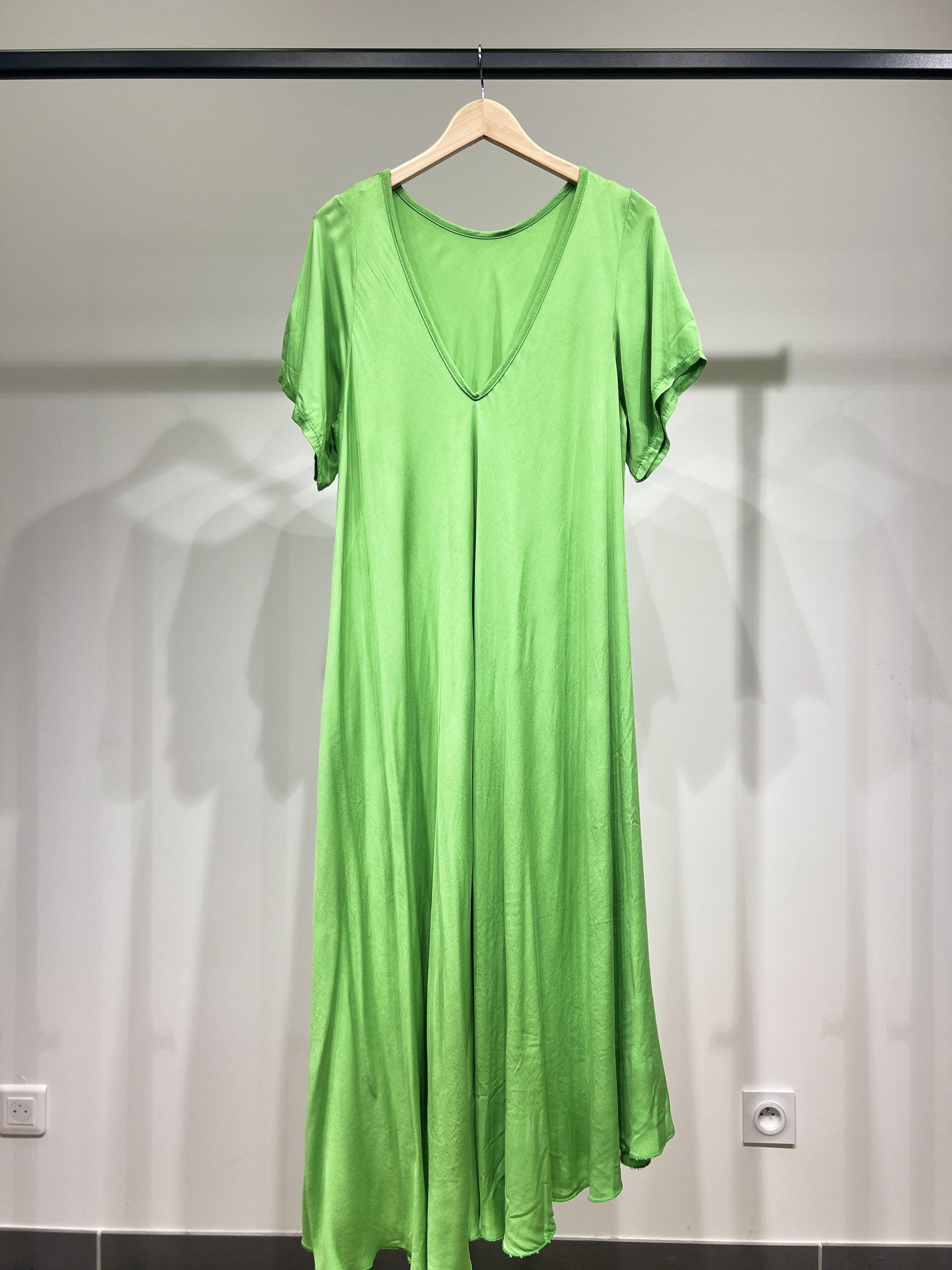 สีเขียว