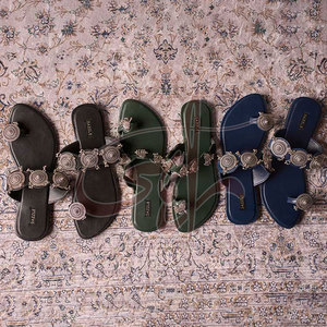 Kolhapuris Pequeños Colgantes con Motivo de Arco Elaborado, Hechos a Mano, Antideslizantes, Personalizables, Impresos, Tendencia de Moda - Product Image 5