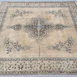 Alfombra Turca Vintage de 9.8x10.4 pies (298x318 cm), Alfombra Marrón con Diseño de Plantas y Árboles - Product Image 3