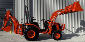 Tractor retroexcavador Kubota 4x4 usado y en buen estado para uso agrícola y de construcción - Product Image 4