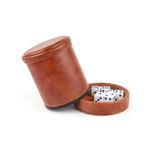 Gobelet à dés en cuir PU imprimé avec carte vintage et logo personnalisé – Ensemble de gobelets à dés ovales en cuir antique avec jetons de jeu de société - Product Image 3