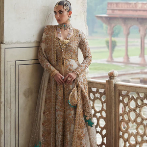 Robes de mariée pakistanaises faites à la main, style classique, longueur au sol, avec décorations de cristaux et de perles, 100% soie, silhouette en A - Product Image 1