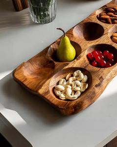 Plateau en bois écologique très demandé avec finition lisse pour le fromage, les fruits et le pain, disponible à la vente - Product Image 3