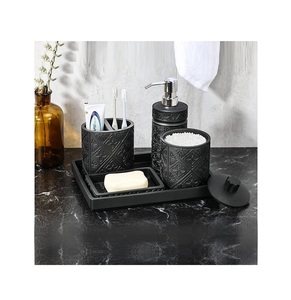 Dispensador de jabón decorativo para el hogar, Set de accesorios de resina blanca con bomba, fabricado en la India - Product Image 2