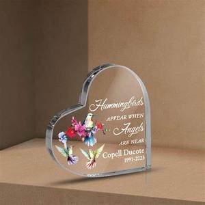 Bloque Acrílico Moderno en Forma de Corazón Personalizado a Precio de Fábrica 2025, Ecológico para Recuerdos Grabados Personalizados para Regalos - Product Image 1