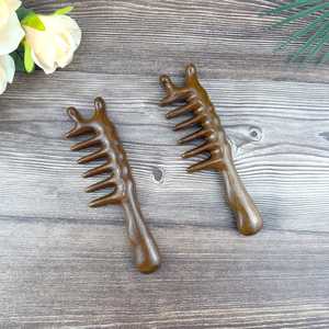 Peine de Madera Ecológico para Masaje Capilar, Peine de Dientes Anchos de Madera Natural para Masaje del Cuero Cabelludo, Herramienta para el Cuidado del Cabello para Salón, Spa y Hogar - Product Image 6