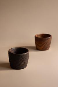 Juego de tres cuencos de madera hechos a mano con acabado texturizado rico para servir o decorar vajilla de madera rústica - Product Image 3