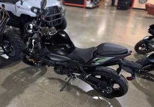 PREMIUM NOUVEAU 2025 KawasakIi Z500 ABS - Product Image 2