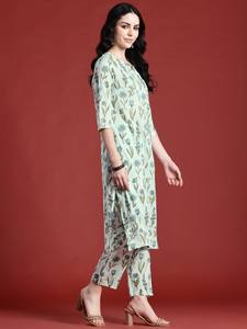 Floral Printed Pure Cotton Kurta with <b>Trousers</b> & With Dupatta - Product Image 4