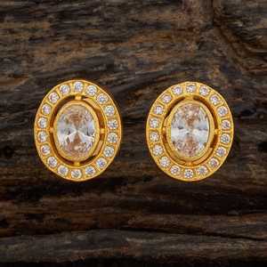 Pendientes de tuerca con bisel de oro amarillo y perla etérea plateada 160095 para bodas, fiestas, regalos, compromisos, chapados en oro - Product Image 1