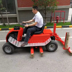 La mejor máquina de césped para campos deportivos, Peinador de relleno de arena con barredora de material PP sintético para campo de fútbol artificial - Product Image 1