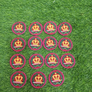 Orden del Amaranto Símbolo Corona Recortada Hierro En Parche - Product Image 1