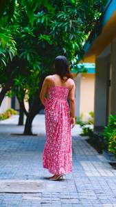 Robe Maxi évasée à imprimé floral modeste et mignon pour femme col carré rose et blanc avec style doux pour le printemps - Product Image 3