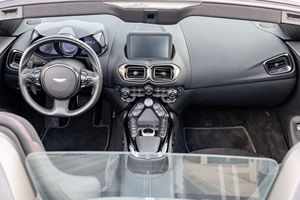 2023 MARTIN VANTAGE Roadster Faible kilométrage Moteur en excellent état Transmission AUTOMATIQUE Toit panoramique Feux LED Prêt à être expédié - Product Image 2