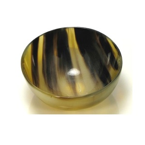 Bol de service en corne 100% naturelle, bol de service en corne pour la maison et le dessus de table, taille et forme personnalisées, bol de service en corne pour la vente en gros - Product Image 1
