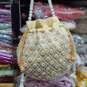 กระเป๋าปอทลีอินเดียปี 2025 กระเป๋าปักลายสำหรับงานปาร์ตี้สำหรับผู้หญิง กระเป๋าของชำร่วยงานแต่งงานสำหรับงานแต่งงานอินเดียและงานแต่งงานปากีสถาน - Product Image 1
