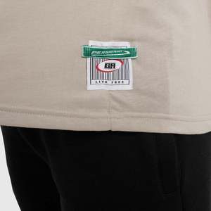 Camiseta Deportiva Beige Power Crew, Etiqueta Personalizada, Estilo Jersey de Alto Rendimiento para Ejercicio, con Gráficos Serigrafiados - Product Image 5