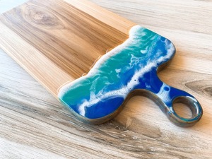 Planche à découper en bois et en résine de conception unique de prix usine fabricant et exportateur de décoration de fête de mariage et de table utilisée - Product Image 5