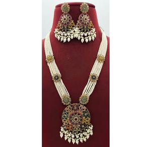 Ensemble de collier long de créateur de qualité supérieure, finition or mat ethnique, avec boucles d'oreilles pour collection de vêtements de mariage pour femmes - Product Image 1