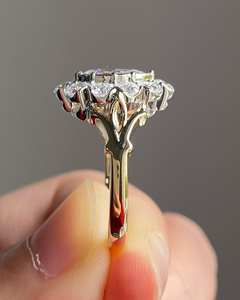 Anillo de compromiso de moissanita en forma de pera de 2 quilates, anillo de corte alargado romántico, regalo perfecto para su propuesta de boda o aniversario - Product Image 2