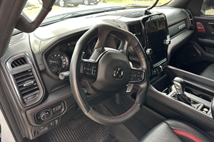 RAM 1500 LARAMIE 4X4 2019 d'occasion, conduite à gauche/droite - Product Image 3
