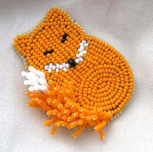 Broches en fil de lingot de nouvelle conception de meilleure qualité en gros broche perlée feuille de trèfle avec broches en cristal en bas P - Product Image 2