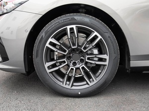 Prêt à la livraison : BMW 525Li M Sport essence, berline de luxe pour affaires, modèle 2024, en parfait état - Product Image 5
