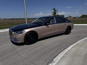 Mercedes-Maybach S680 4MATIC Sedán 2023 en Excelente Estado - Product Image 4