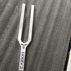 Diapason Mars avec clé DnA (256 Hz et 487 Hz) Livraison internationale gratuite.. - Product Image 1