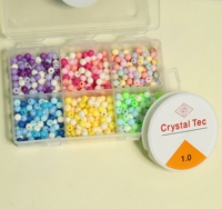 Beadsnfashion 600 perles acryliques lucite multicolores de 6 mm, 100 perles de chaque couleur, kit de fabrication de bijoux DIY, 10 mètres de cordon élastique rectangulaire