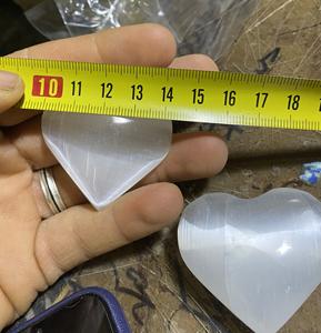 Huevos de Selenita Blanca Natural para Decoración del Hogar, Superficie Suave Pulida, Dureza HRC 62-66 - Product Image 3