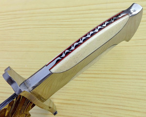 Cuchillo de caza Bowie de acero de Damasco hecho a mano personalizado con Funda de cuero hermoso fabricante de cuchillos OEM compatible con proyectos de bricolaje - Product Image 5