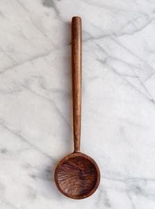 ช้อนไม้ระดับพรีเมียมทำด้วยมือพร้อมด้ามจับที่เรียบสบายเครื่องใช้ในครัวด้ามยาวสำหรับคนซุปร้อนทุกวัน - Product Image 4