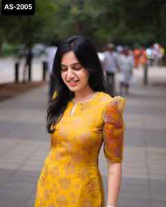 Tenue traditionnelle indienne Organza lourd avec imprimé fleuri Fantaisie Kurtis simple avec grande taille disponible pour tenue décontractée Kurtis - Product Image 2