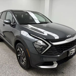 2023 para Kia Sportage Hybrid SX-Prestige Dirección izquierda Asientos de cuero interiores oscuros R19 Tamaño del neumático - Product Image 1