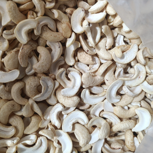 เม็ดมะม่วงหิมพานต์แตกขายส่ง ถั่วมะม่วงหิมพานต์ส่งออกไปยังตะวันออกกลาง ถั่วแห้ง SANTIGO - Product Image 1