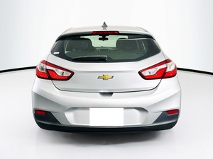 Chevrolet Cruze LS Hatchback FWD 2019 Económico con Volante a la Izquierda/Derecha - Product Image 2