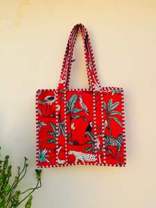 Main-bloc imprimé matelassé coton fourre-tout sac à provisions inde multicolore conception florale deux bretelles doublure été plage utilisation - Product Image 3