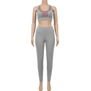 Conjuntos de Yoga con bordado de lentejuelas ligeras, ropa deportiva transpirable de tela elástica suave para mujeres, Fitness, gimnasio, entrenamiento, traje para correr - Product Image 1