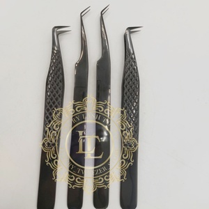 Pinzas de extensión de pestañas con revestimiento de Plasma negro hechas a mano, pinzas de pestañas de acero inoxidable con mango suave, mano de etiqueta privada - Product Image 2
