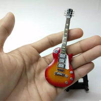 Guitare miniature 10 CM de hauteur artisanat en bois pour les décorations pour la maison