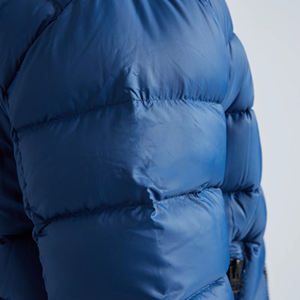 Chaqueta acolchada con capucha supersuave para hombre, cuello levantado hecho a medida de alta calidad con bolsillos laterales, estilo de invierno - Product Image 6