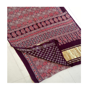 เสื้อส่าหรีผ้าไหมสำหรับผู้หญิงงานแต่งงานคอลเลกชันส่าหรีจากอินเดียปักลำดับใหม่ - Product Image 1