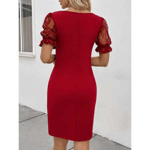 Vestido de Crepé Importado de Manga Corta con Cuello en V y Encaje para Mujer, con Fruncido Lateral y Detalles Cruzados, 36666 - Rojo - Product Image 3