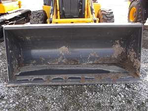 Puissante chargeuse-pelleteuse New Holland B95C à vendre, idéale pour la construction et les travaux lourds - Product Image 5