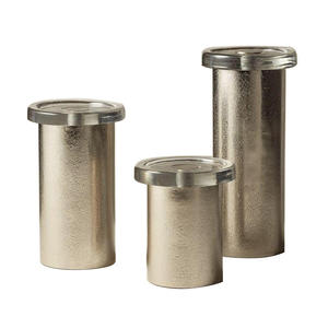 Ensemble de 3 bougeoirs en métal de style royal, finition dorée, bougeoir décoratif de table pour hôtel et restaurant, qualité standard - Product Image 1